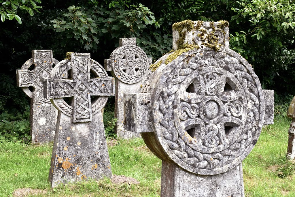 Celtic Cross by Alan Underwood