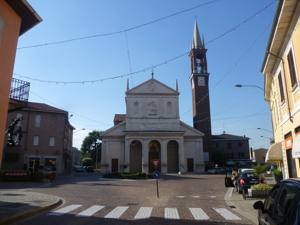 Inveruno (Milano) - Parrocchiale in piazza San Martino by leochiodojeans