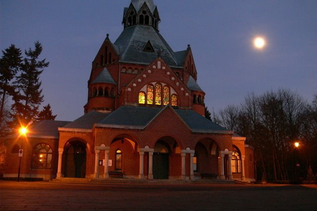 Szczecin, Cmentarz Centralny - kaplica by night by Piotrek