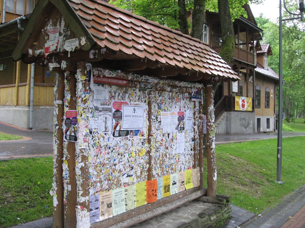 Skelbimų lenta Rabkoje by Rimvydas Čirba