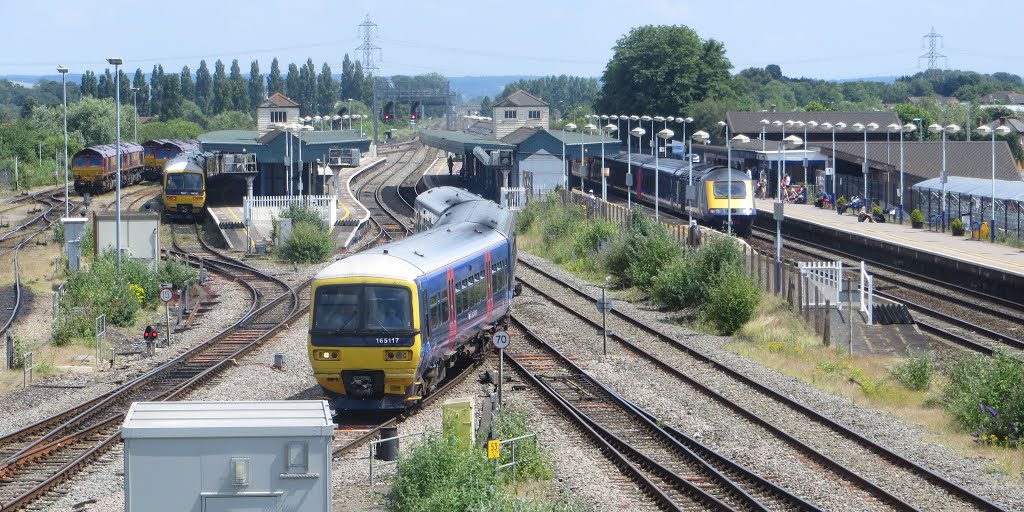 Didcot on a summer Saturday afternoon - June 2014 by Forester2009