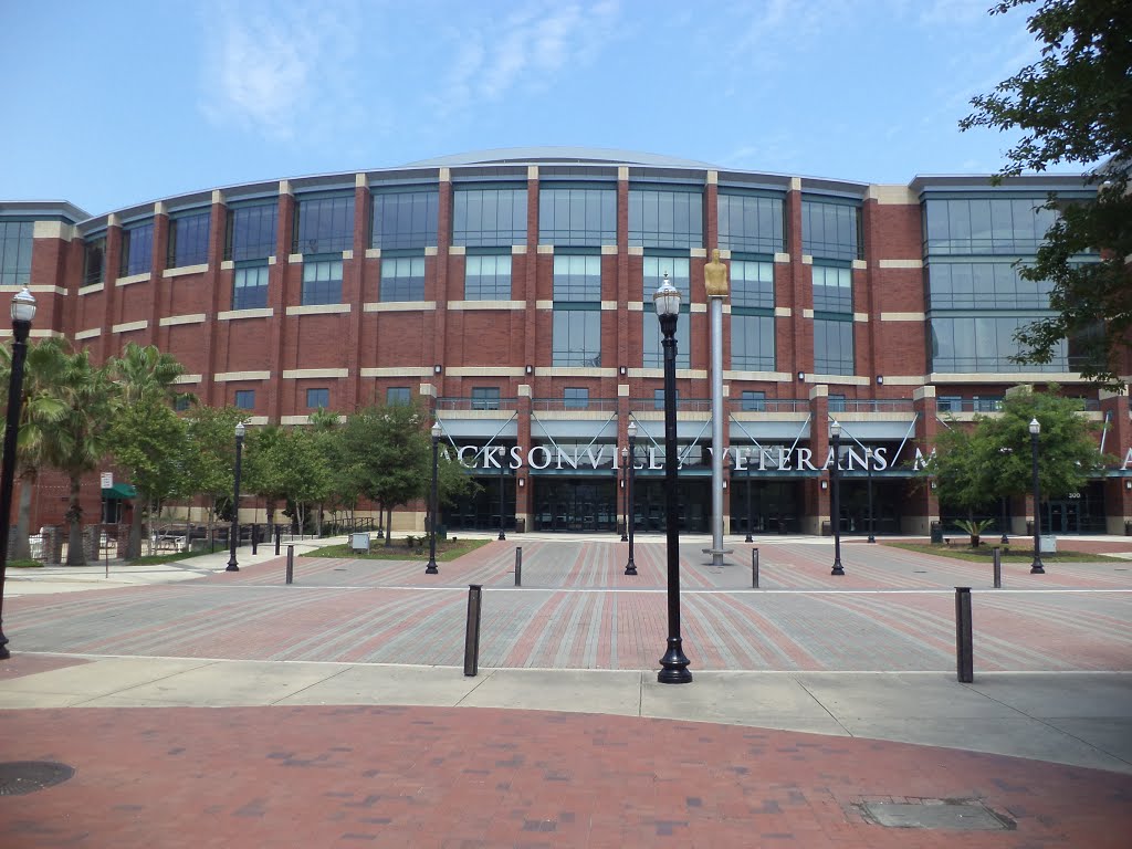 Jacksonville Veterans Memorial Arena front by mriveraz