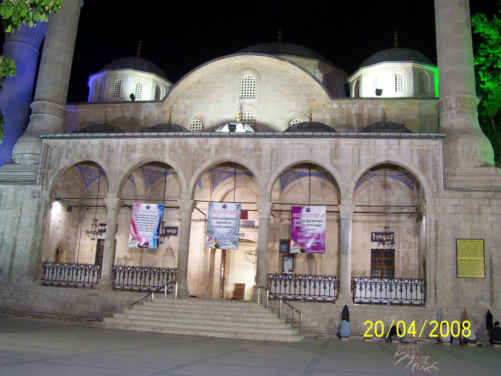 Tezze Camii (Yeni Camii) by Özgür KOÇ