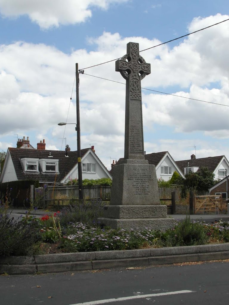 Benson's War Memorial by asumtown