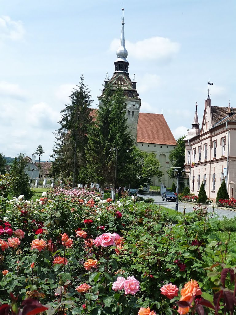 Saschiz fortified church by Pawel Wierzchowiecki