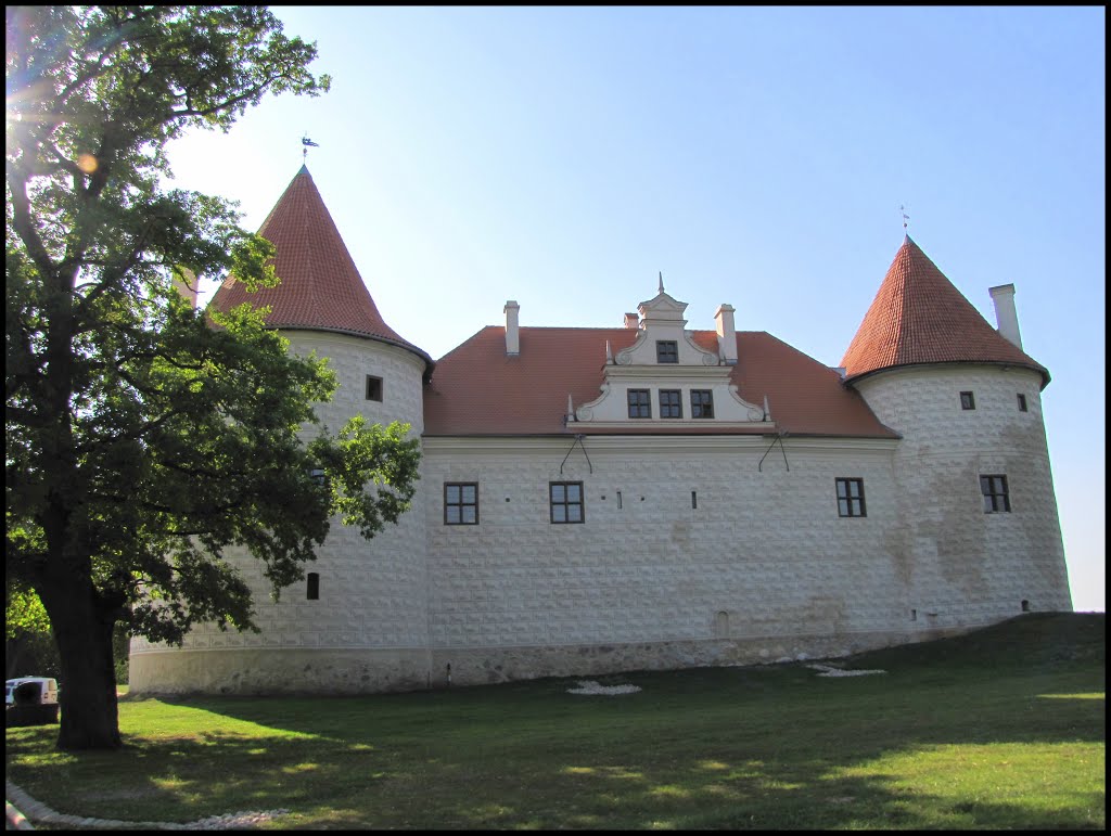 Bauska castle by Klexis