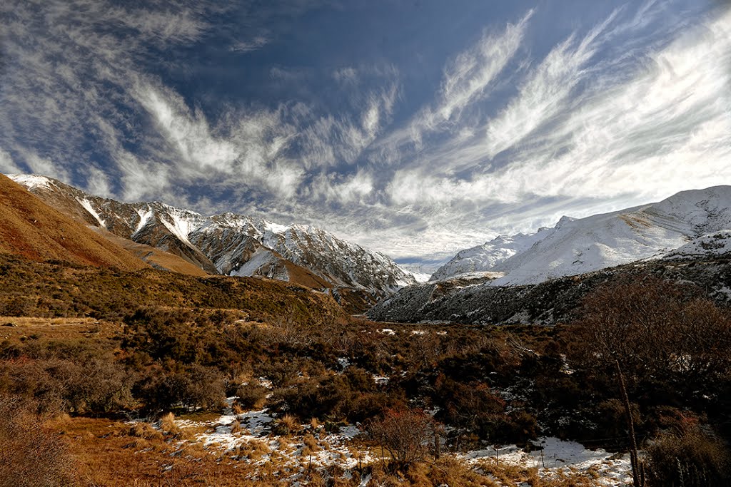 Mt Cook National Park by Linda Cutche