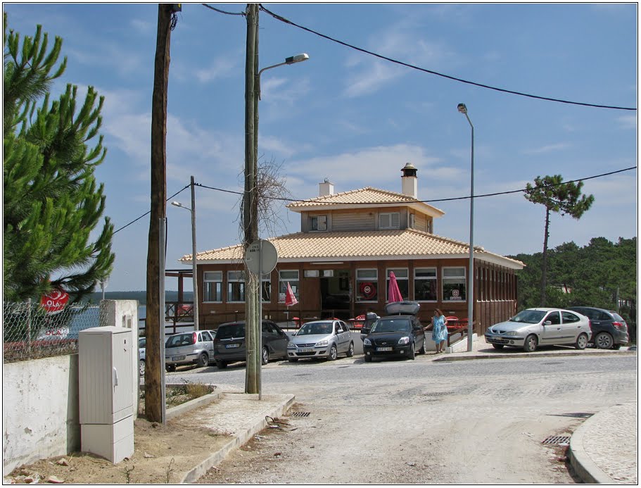 Rua do Moinho / Estrada dos Murtinhais by André Barragon