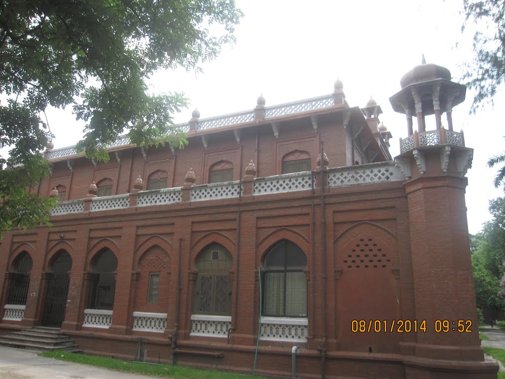 Curzon Hall,Dhaka University by Sazzadur Rasheed