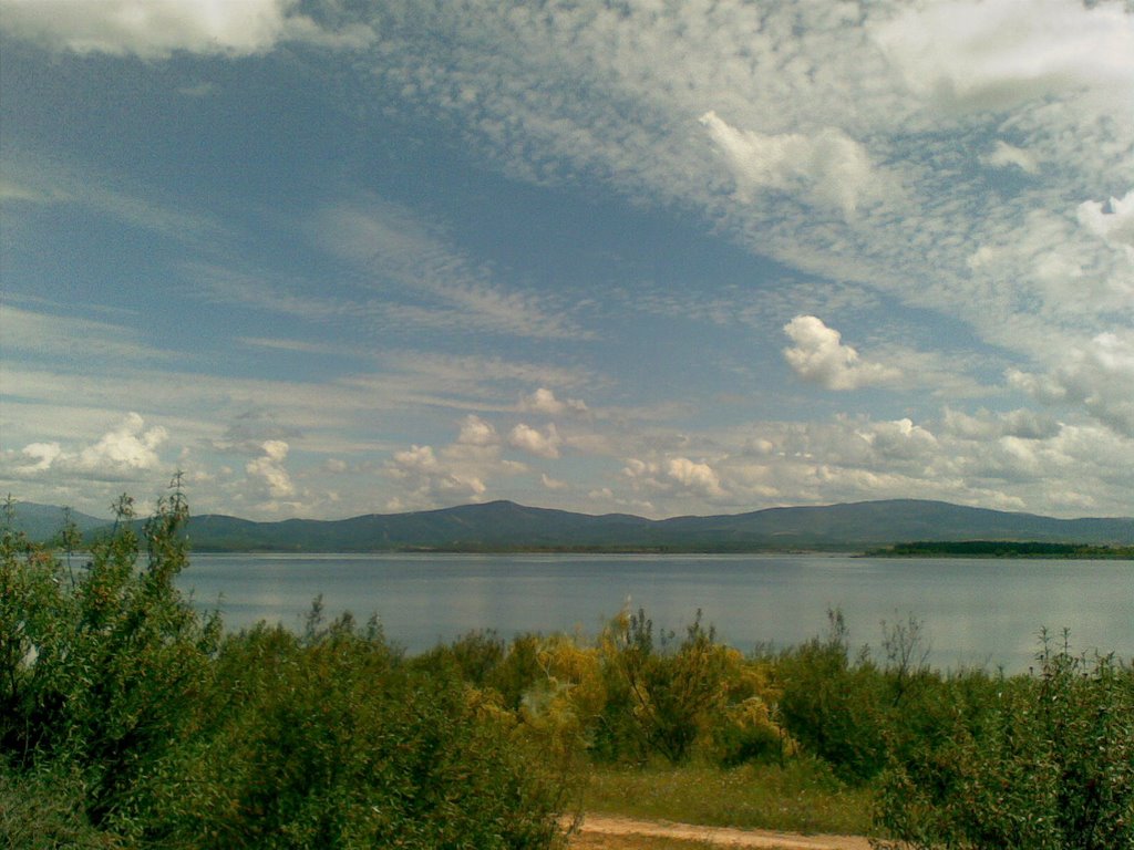 Embalse de Gabriel y Galán by batuecas