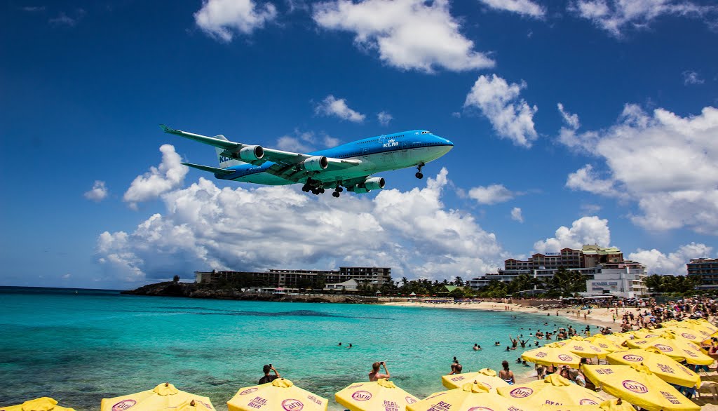 Maho Beach by aLxphoto