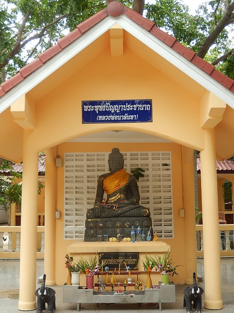 Wat Pho Samphan by yasufumi yoshizawa