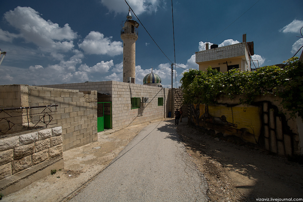 Kafr ad-Dik village by vizAviz