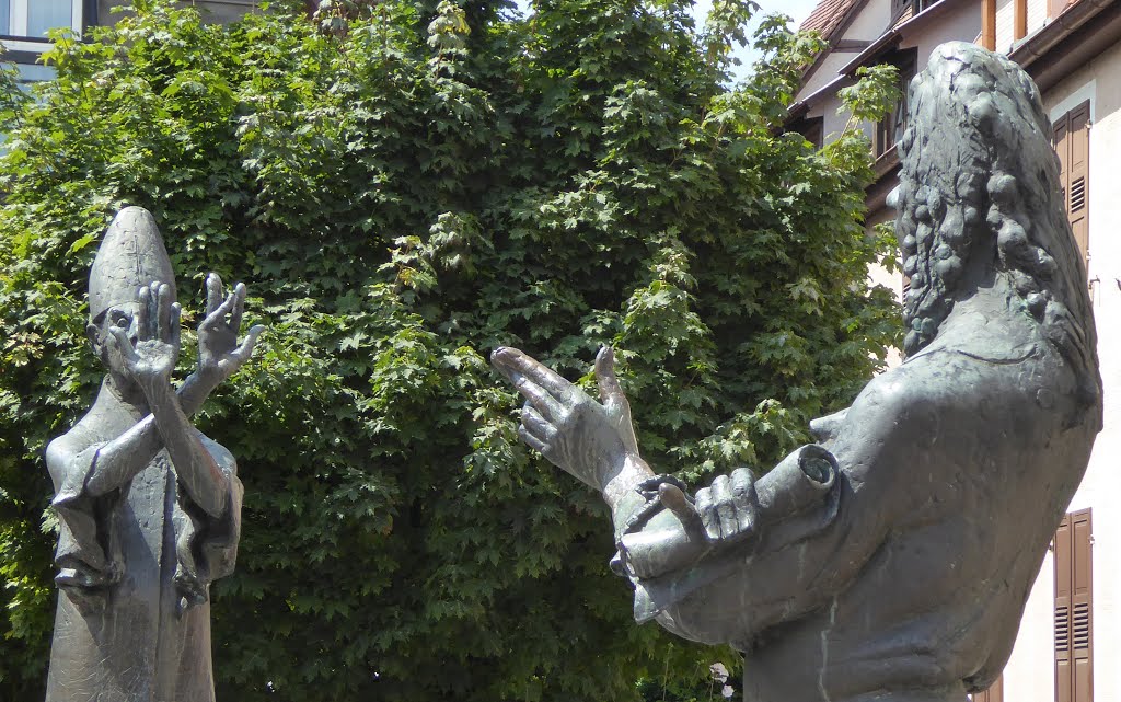 Ladenburg - Skulptur von Bischof und Kurfürst in der Hauptstrasse by Andreas-Müller