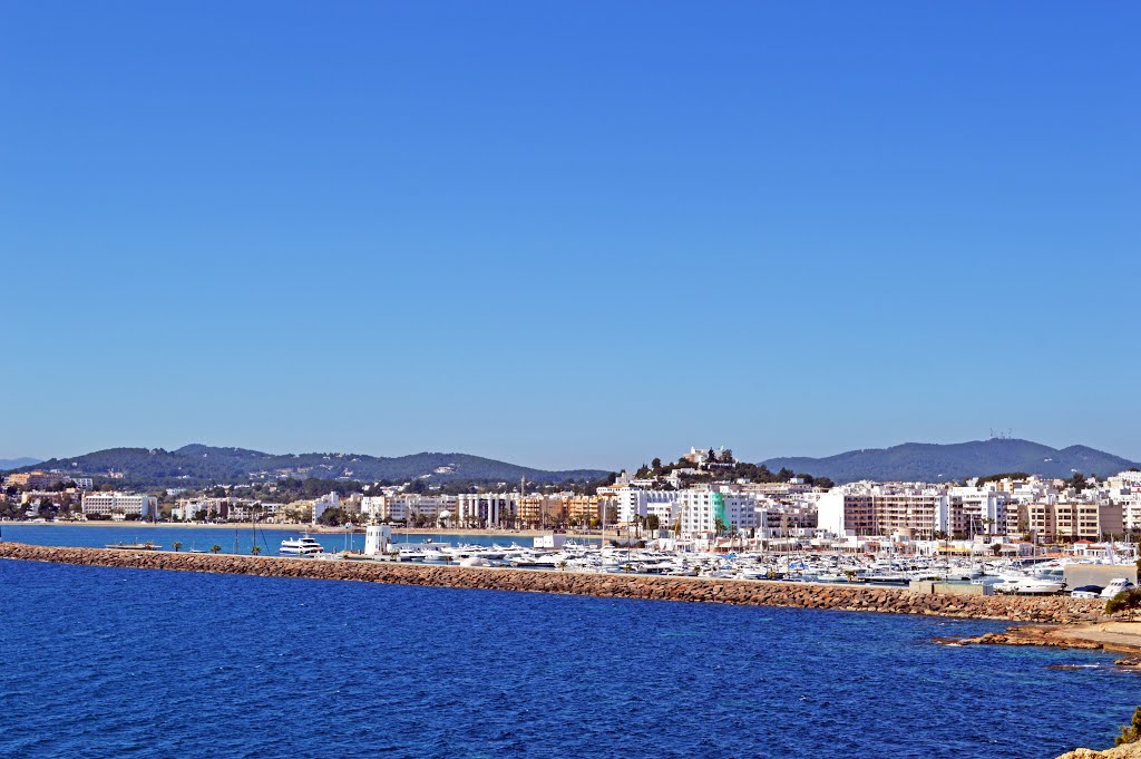 Vista general de Santa Eulalia del Río, Ibiza by Manuel López Gutiérr…