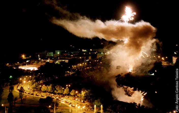 Visão Noturna - Colação e fogos by tigredogelo