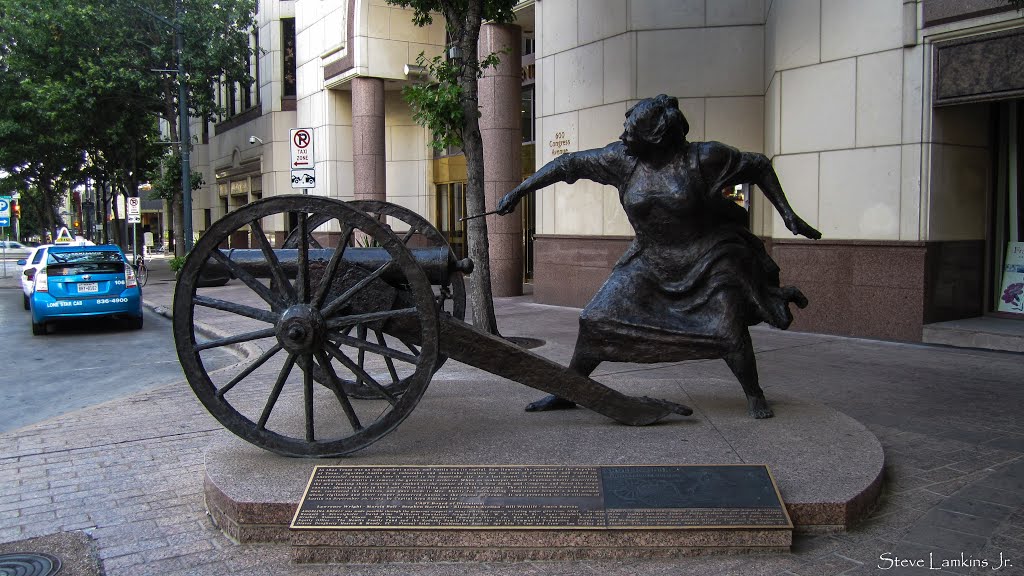 Statue of Angelina Eberly by Steve Lamkins Jr.