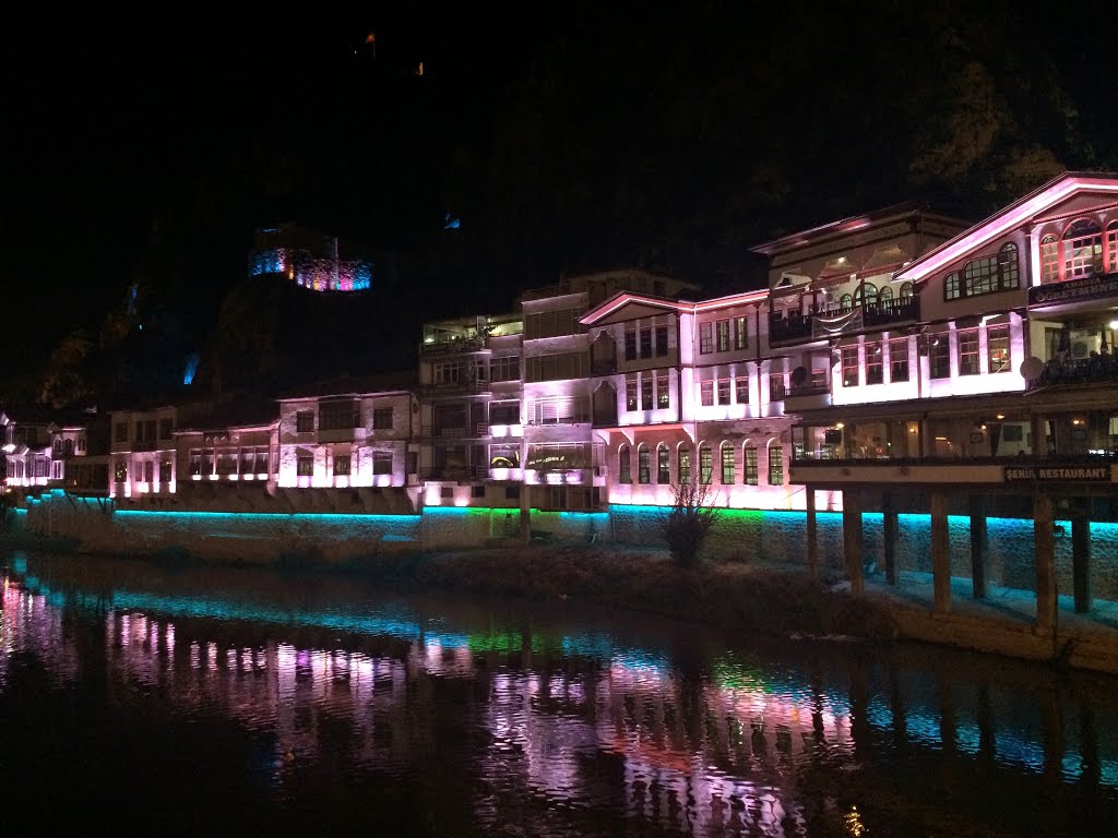 Yeşilırmak, Amasya by Yildiz Catma