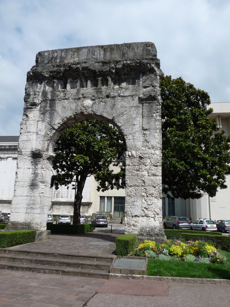 Arc de Campanus. Aix-les-Bains. by D.Tiefenbach