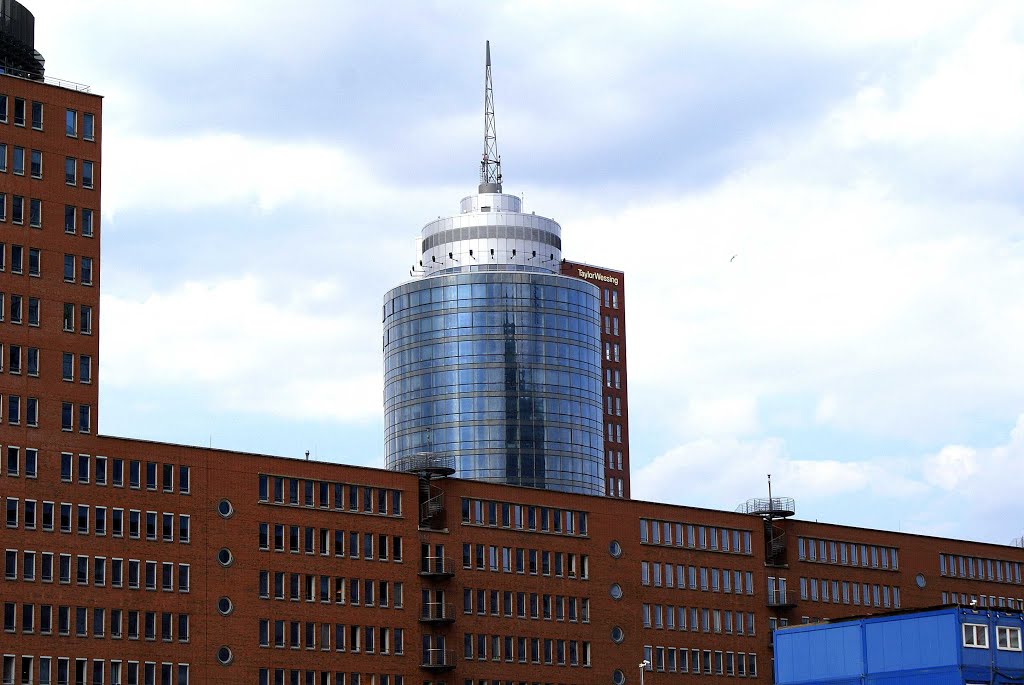 HAMBOURG - A glass tower (1) by Jean-Philippe Hebrar…