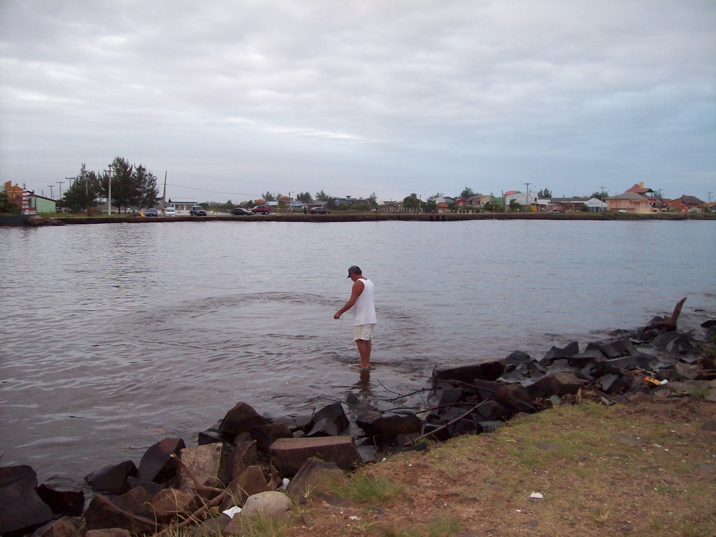 MUELLE DE PESCADORES FARO SUR DE TORRES BRASIL by marcelo quiroga