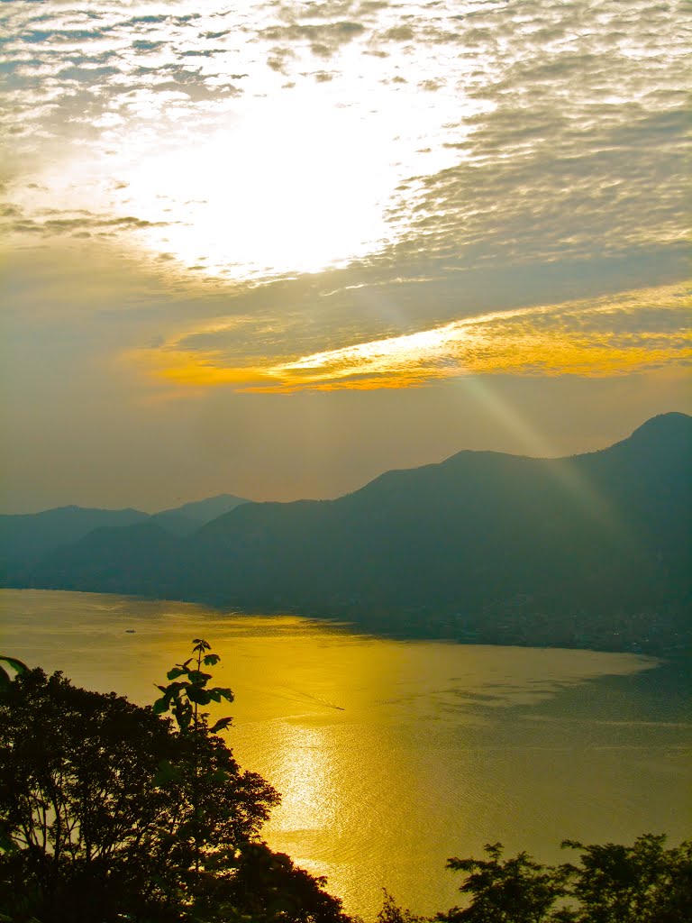 Tramonto sul lago dIseo by Daniel Wilk