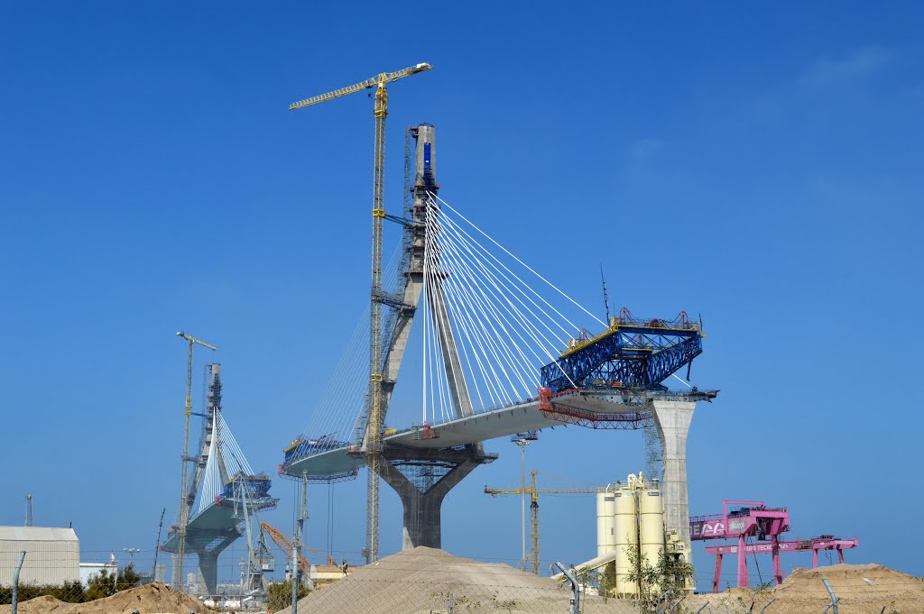 Las dos torres del Puente by Manuel López Gutiérr…