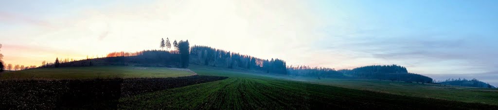 Grzędy widok na Krzeszowskie Wzgórza by Dariusz Wantuch