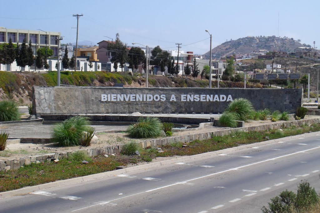 Bienvenidos a Ensenada, Baja California by Gabriel M. SalvadoR