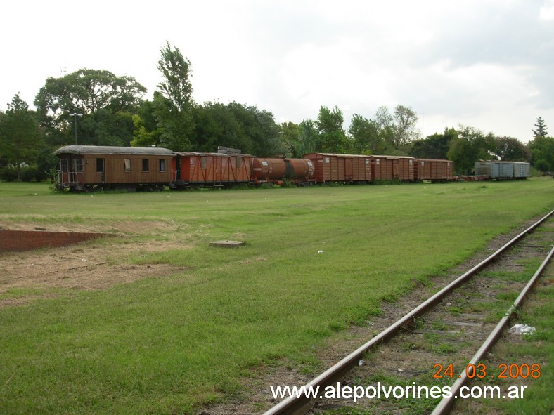 Estacion Cañada Rosquin (www.alepolvorines.com.ar) by alepolvorines