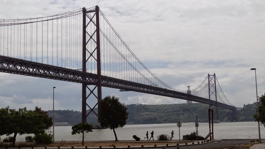 Ponte 25 April, Lisbon by Richard Rowntree