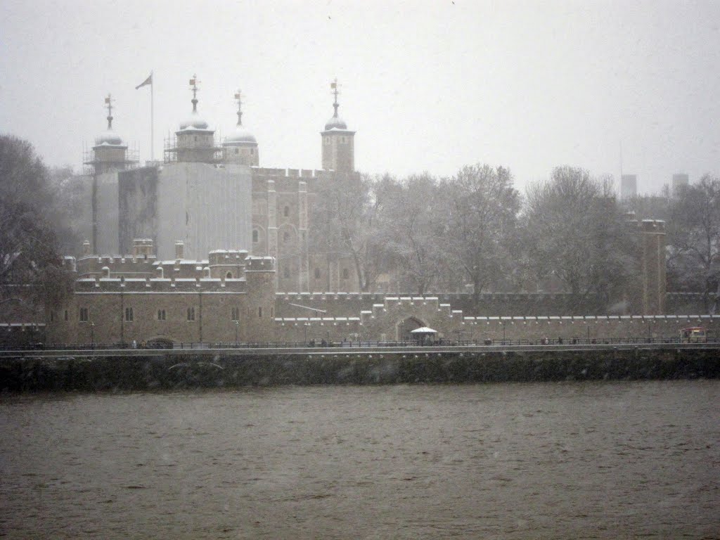 London Borough of Southwark, Greater London, UK Tower of London by Alex Milazzo