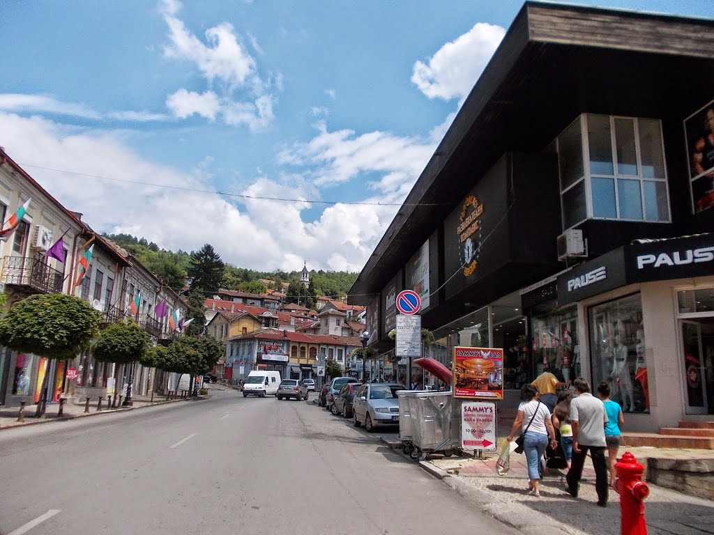 Veliko Tarnovo Center, 5000 Veliko Tarnovo, Bulgaria by Lyubomir Haralampiev