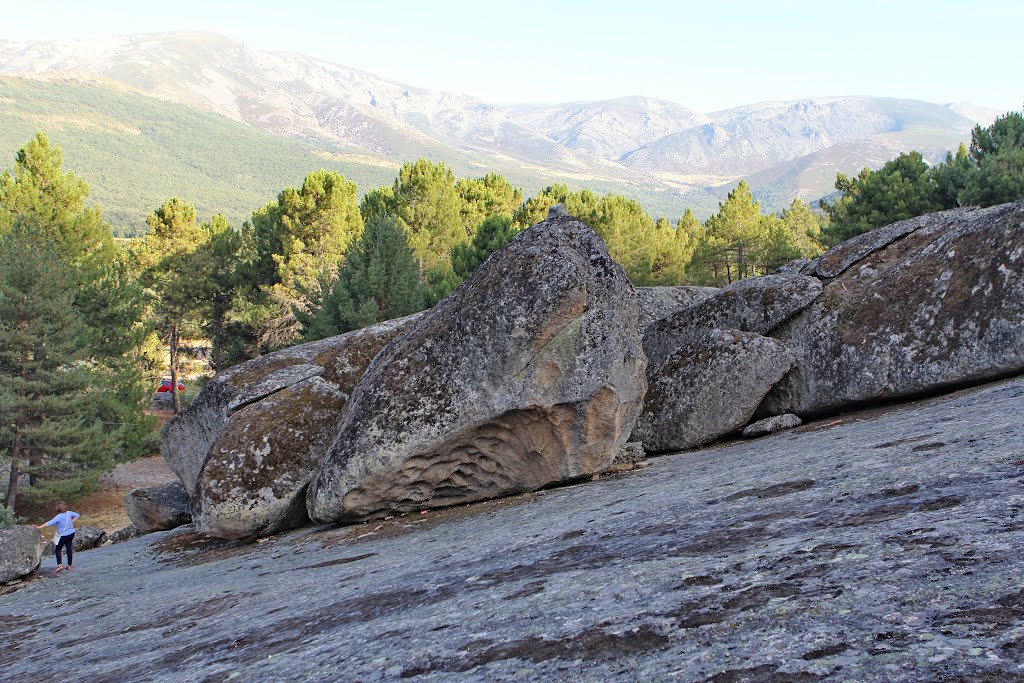 Formaciones de grandes piedras graníticas by RA Melgar