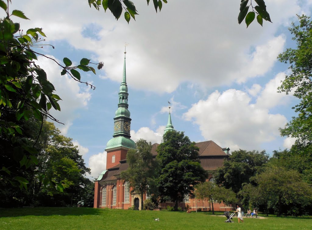 Hauptkirche St. Trinitatis aus dem Walter-Möller-Park by vp_hmbg-PRO PANORAMI…