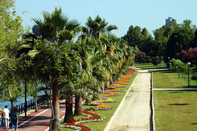 Adana Merkez parkı, Osman Ünlü by Osman Ünlü