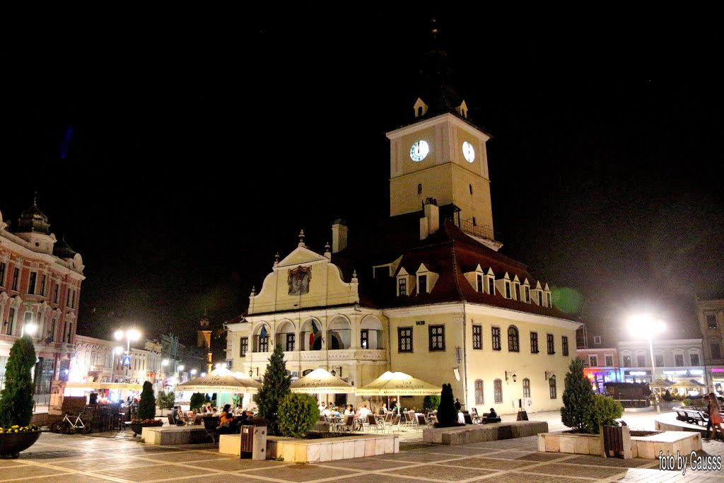 Brașov (Brassó), Romania, Transylvania (Erdély, 1920-ig Brassó vármegye székhelye) - Régi városháza. by Bazita Gausss