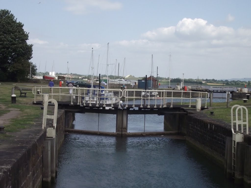 Lydney Harbour by tonywatson