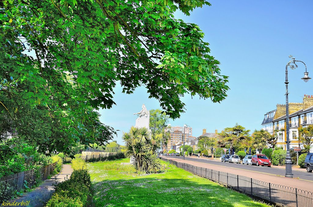 "Clifftown Parade" southend-on-sea. essex. may 2014 by kinderbill