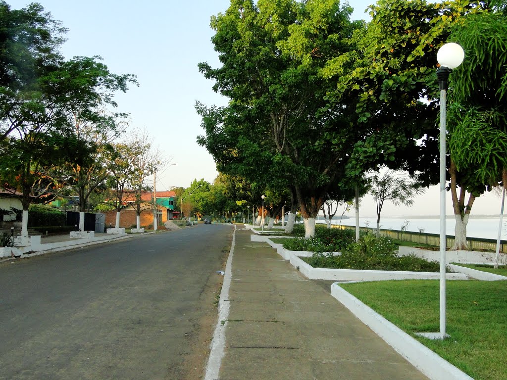 Avenida Pedro Ludovico, Araguatins, Brasil by Caio Graco Machado