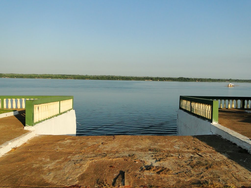 Pier - the Araguaia river, Araguatins, Brazil by Caio Graco Machado