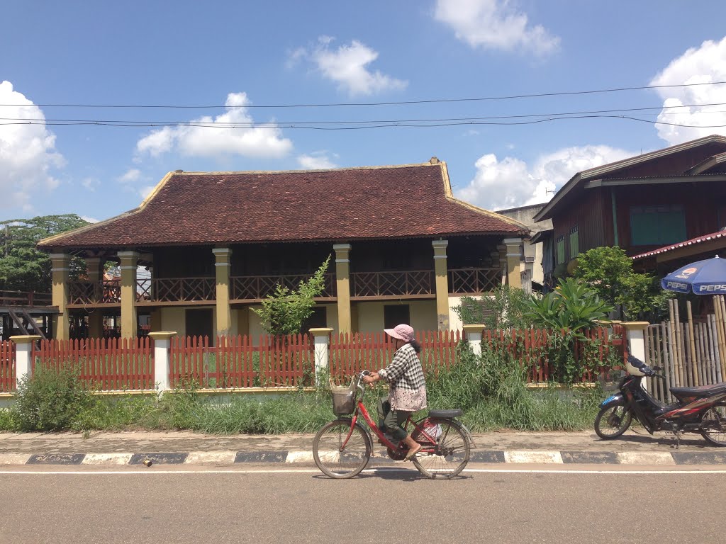 Colonial villa by huynhnt