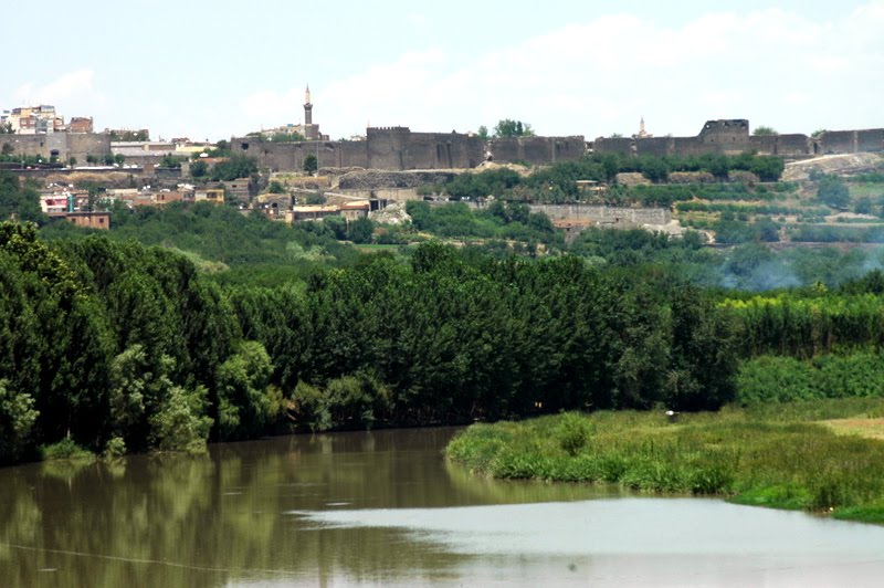 Dicle nehri ve Diyarbakır, Osman Ünlü by Osman Ünlü