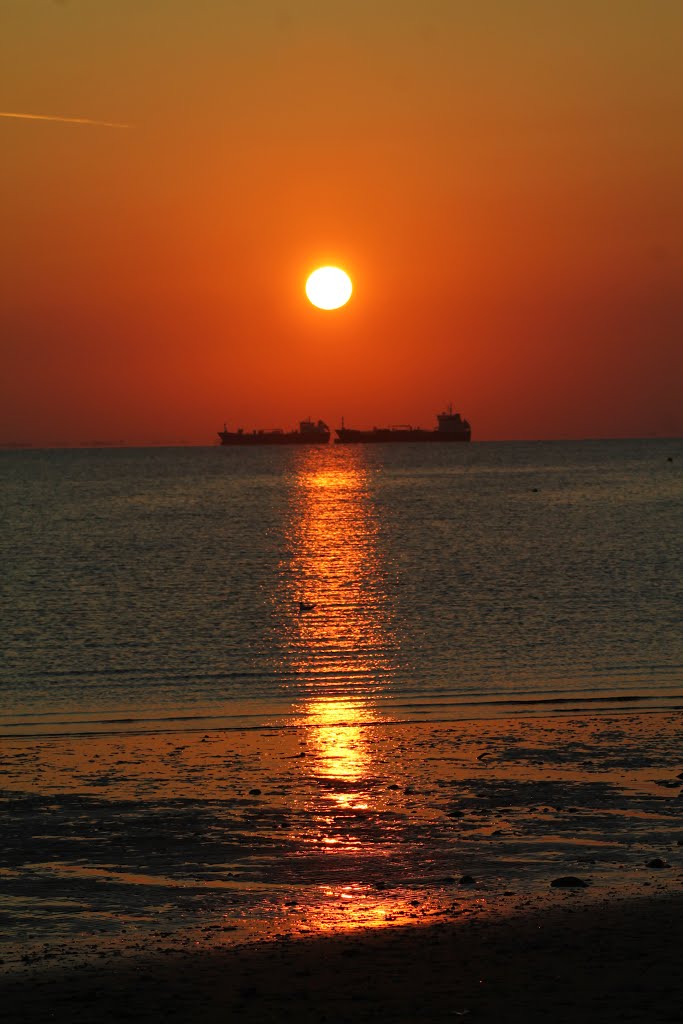 Bembridge Sunrise by Dickky