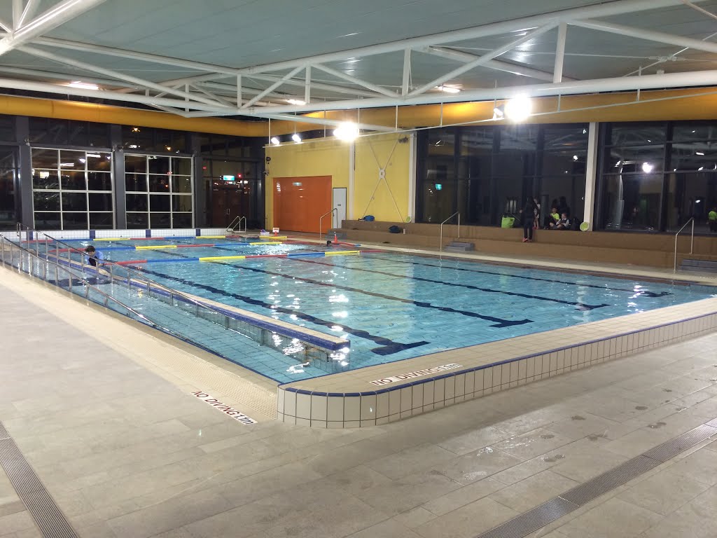 New Hornsby Swimming Pool. by Mark Read