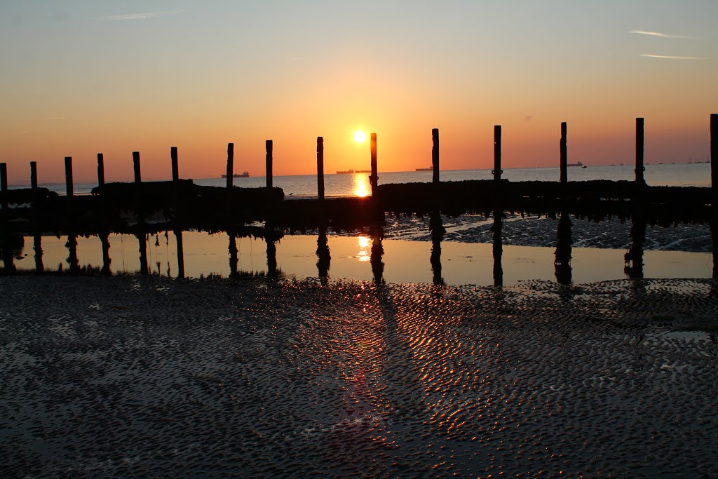 Bembridge Sunrise by Dicky King