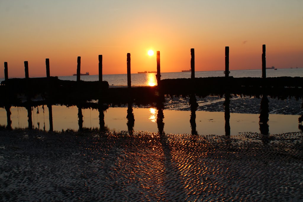 Bembridge Sunrise by Dicky King