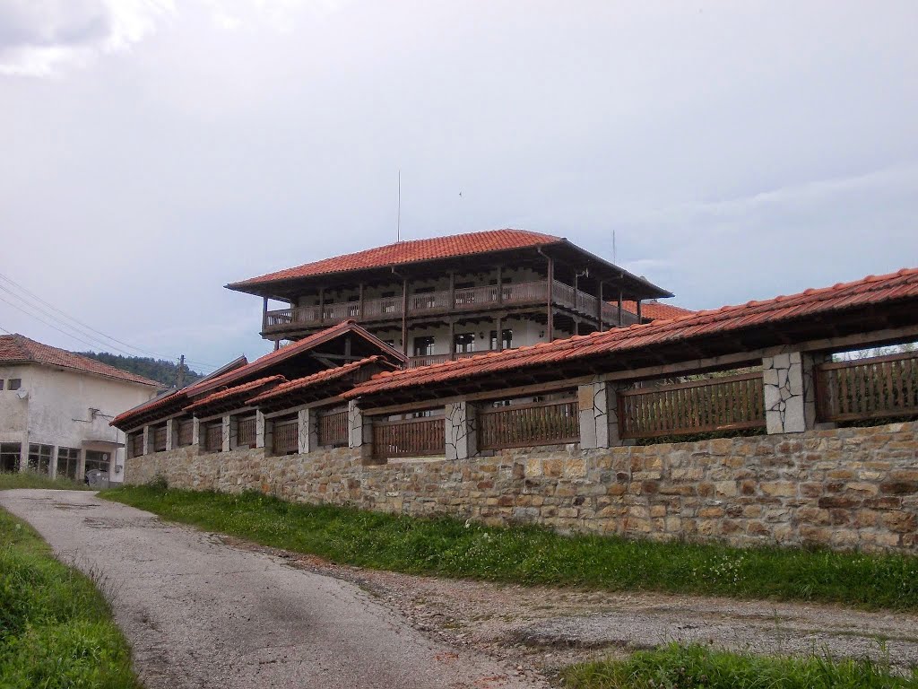 5093 Sredni kolibi, Bulgaria by Lyubomir Haralampiev