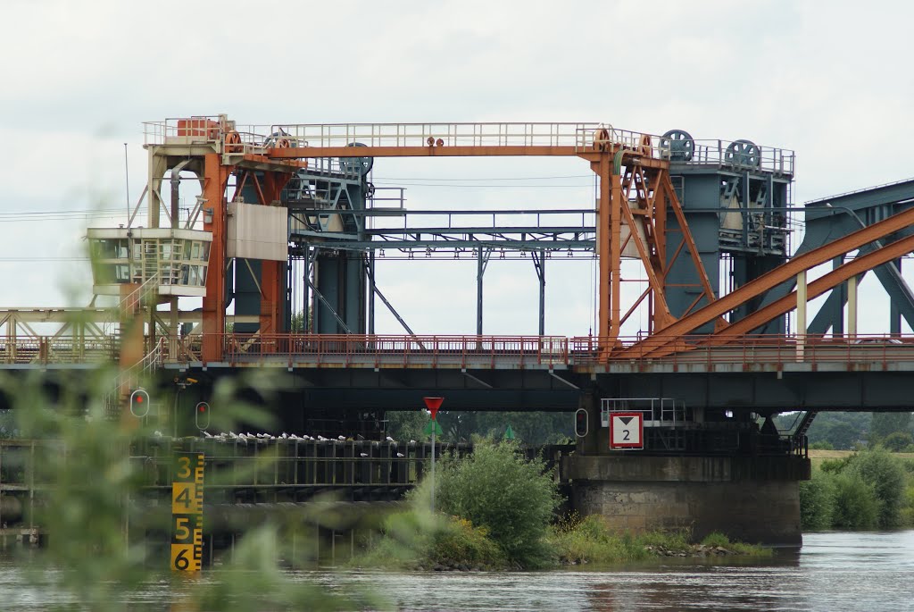 Slenteren door de uiterwaarden van Zutphen, oude IJsselbrug by Tonny Nagtegaal