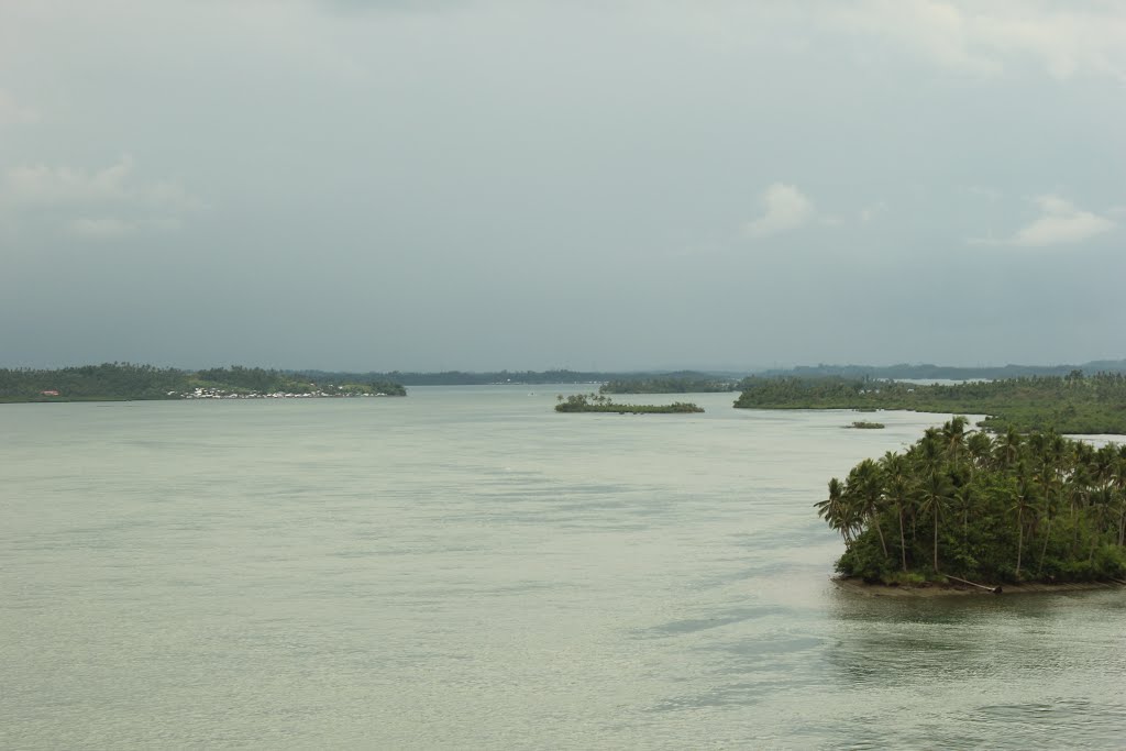 San Juanico Strait as seen from San Juanico Bridge by prukutung